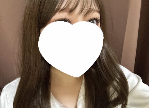 こんばんは🤍

本日27時まで出勤してます！
お部屋あったかくしてお待ちしてます🥰