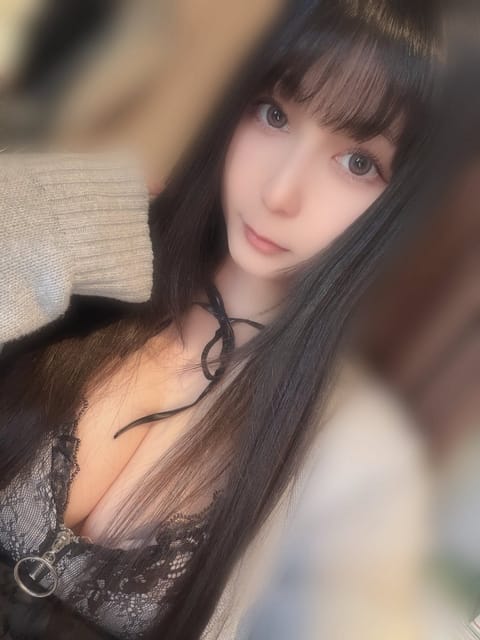 3/8(日)12:00-20:00

本日ロングでおります☺️

アレジオンが効かないかー？と思い
アレグラにしましたが
