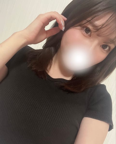 初めまして🤍
明日から、EclatSpaに
お世話になります
『　ほのか　』です。

明日のスケジュールは、11〜16時