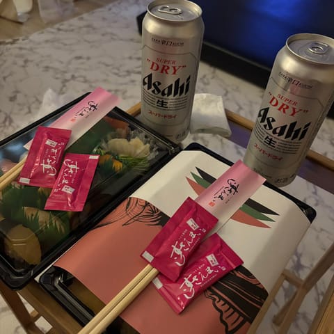 本日ありがとうございました♡
ほぼ貸切で本指名様いてくれてお祝いしてくれました🥲ありがとうございます🥲
お寿司美味しかっ