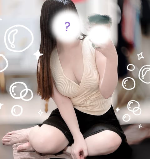 お部屋に到着です✌️✌️✌️
あついね〜💦
汗っかきなので大変💦
しっかり整えてお待ちしております🤍