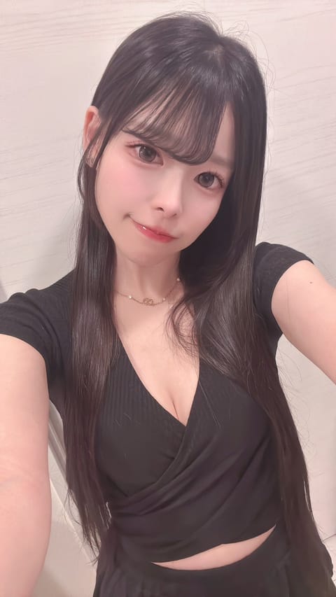 きょうも八王子hangoutいる！次の出勤きまってないからあそびきてね🤭💞天気よくないから気をつけてきてね〜(⸝⸝ɞ̴̶