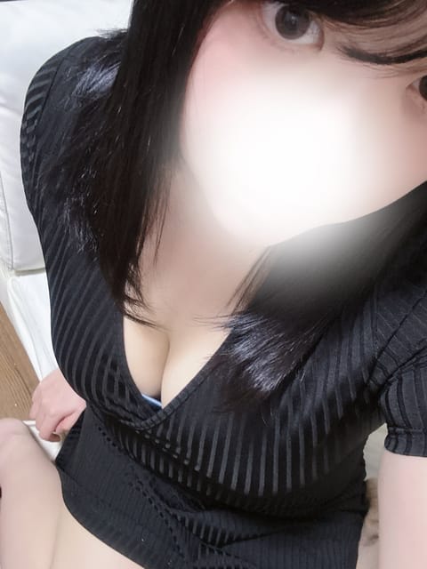 少し早いですが出勤しました〜🩵

ご予約➡️ estama.jp/shop/30726/cast/45…

dmお問い合