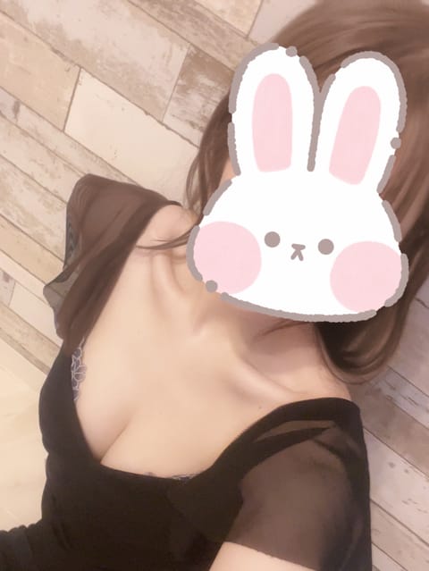 今日も元気に本町ルームに出勤してます！✨🐰
暑さでバテた身体をぜひ癒やしにきてください😘