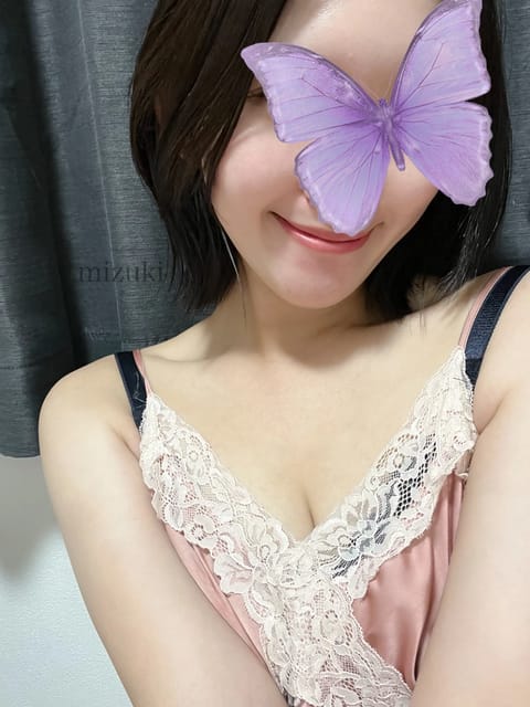 こんにちは🙂‍↕️
みずきですっ(*´艸`)♡

本日は【麻布十番ルーム】にて

🌟18:00~23:00 ※最終受付2