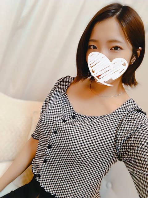 辞めてないよ
夏からお昼の仕事に勤しんでます