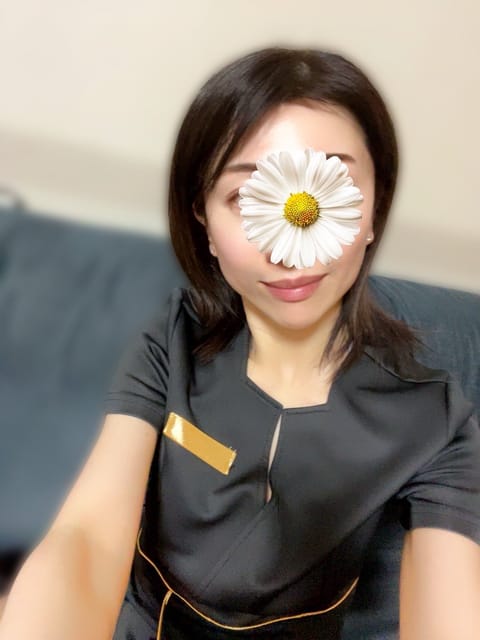 本日1/17出勤です🪽
ご予約ありがとうございます♡
楽しみにしてます♪

最短13:50-ご案内可能になります☺️