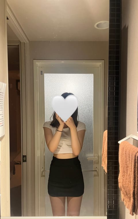 初めまして☁️
本日アロマエメラルド初出勤のみくりといいます💫
初めての場所って緊張ドキドキワクワクだ..♡
お問い合わ