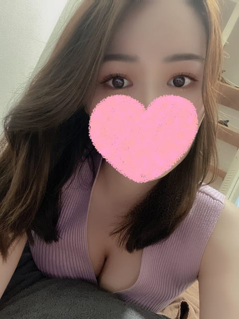 イメチェン☺️☺️

この間美容室に行ってはじめてのカラーしてきました🥰🥰

本日も21時まで出勤してます❤️
20時3