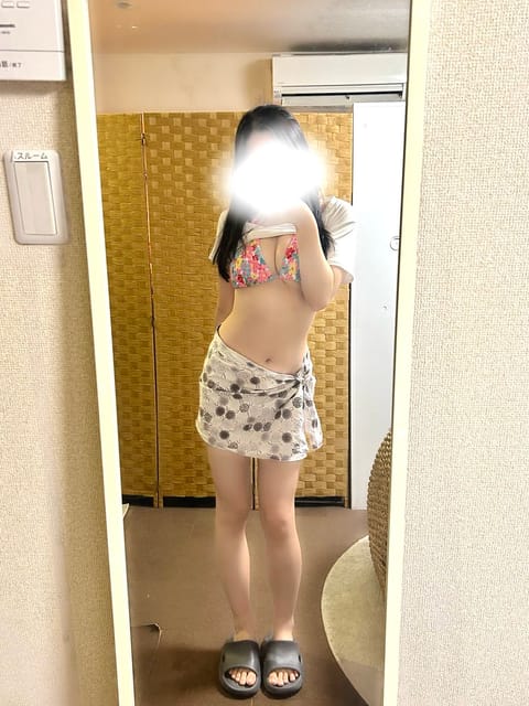 本日16時から出勤になります✨
渋谷にてお待ちしてます❤︎

今日だいぶ風が強いので気をつけてくださいねっ❕