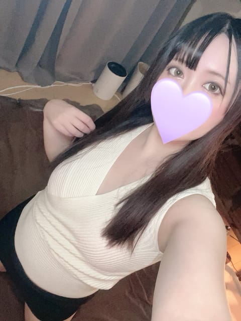 出勤しました☺️❤️ྀི
朝までいます💝
ご予約お待ちしております✨️  https://twitter.com/ama