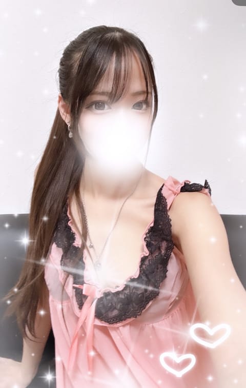 本日13時〜出勤してます💕
なゆに癒されたい人きてね〜🫶💕
