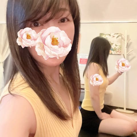 こんにちは、愛川です✨
事前のご予約ありがとうございます

13:00-16:30🫶受付中

17:00-19:00🈵
