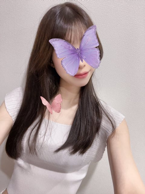 今日は美容院行って来て髪の毛ちゅるちゅるにしてもらいました✨

☁️次の出勤☁️

6/15(土)13:00〜18:00
