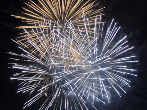 た－まや－.ᐟうちあげ花火きれい🎆💭
明日あさってソルレヴァンテ出勤予定です🥰

 🪸25日(金) 20:00~26:0