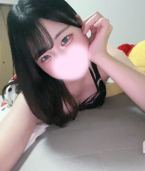 みんな何してるの〜？

華金だから飲みいってる？
帰りにらいちゃんのとこ寄って〜🐹

まだまだご予約お待ちしてます！

