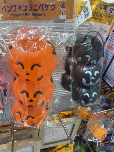 こんばんは☪︎

今日は百均のハロウィンコーナー見て可愛いなぁって思って
でも普通に別のお買い物して帰ってきたよ😆w

