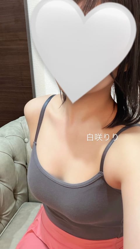 こんにちは☀️りりです𓂃𓂂ꕤ*.ﾟ
13時から出勤します🌷
携帯の調子が悪く、遅くなってごめんなさい（ ;  ; ）
先