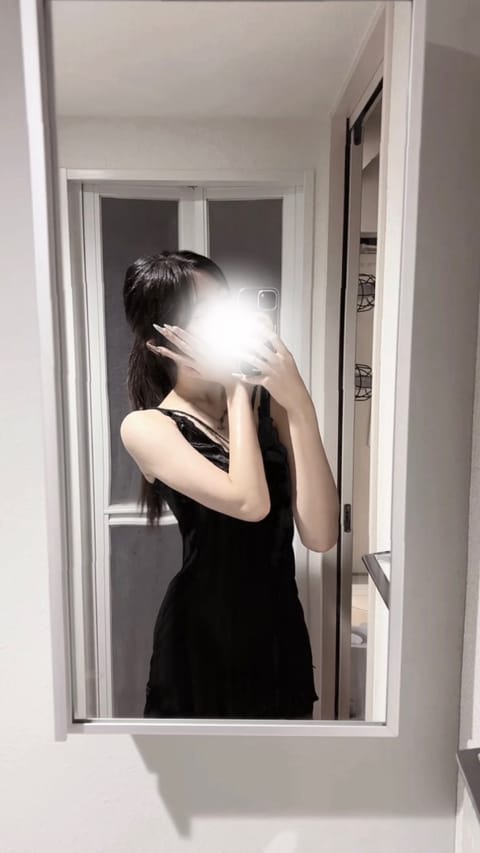 今日明日緊急出勤してます💖
週末のスタートはかえでと過ごさない？(*/-＼)
