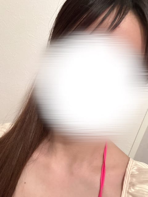 雨だぁ〜☔️
出勤しました！
ご予約お待ちしてます➡️📞