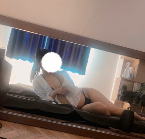 来週の出勤予定🕊️🤍

2月4日　17時30分〜21時30分
2月7日　17時30分〜21時30分

今回は全て岡崎です