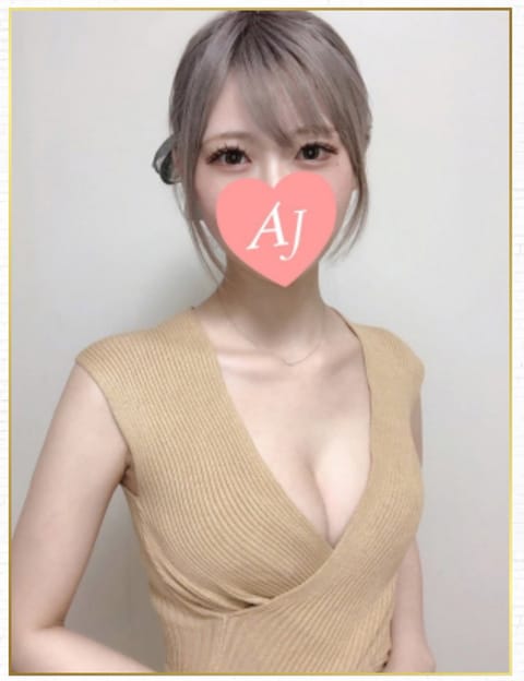 スタッフさんがめちゃくちゃ素敵なプロフィール作ってくださいました🥺🤍

写真緊張しちゃって証明写真みたいだけど
これもこ