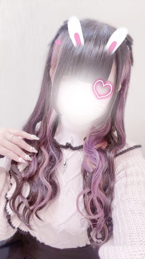 怪我も治ってめちゃめちゃ久しぶりにいるから会いに来てくれると嬉しいな> < ♡