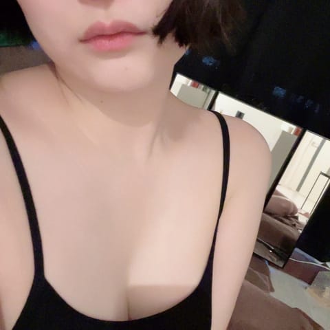 おはようございます🌞

11-18出勤してます！

最短13:50〜🈳あります🫰🏻

ショートスリーパーの人を見てたら、