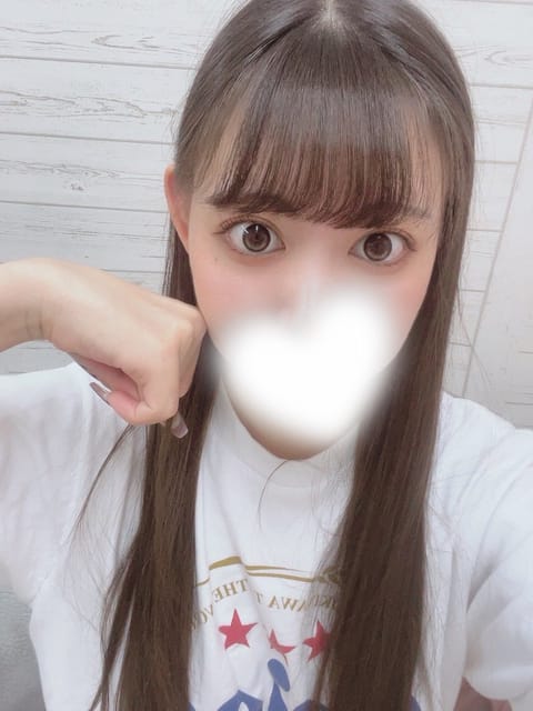 本日22より出勤です✨

ＧＷも始まってお休みのお兄様も
多くいるかな？🤔😳
夜の時間帯もたくさんのお兄様のこと
お待ち