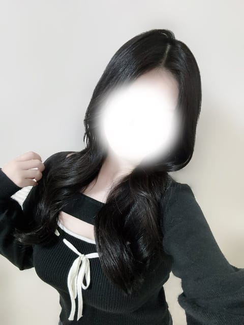 みなさん、お久しぶりですっ♡
久しぶりに出勤してます💕

今日の0:00-6:00 💕
📍東新宿いますっ♡！

ご予約お