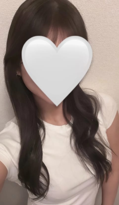 こんばんは〜🌙✨
明日7/1(水)11:00〜18:00
銀座に出勤してます🎀🈳🙆‍♀️
お兄さん達いっぱい癒します🫶🩷