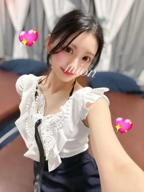 本日ラスト2名様💖💖
この後もお待ちしてます🍇🤭

8/23（日）
12:00〜 🈵
 14:15〜🈵
16:00〜🉑
