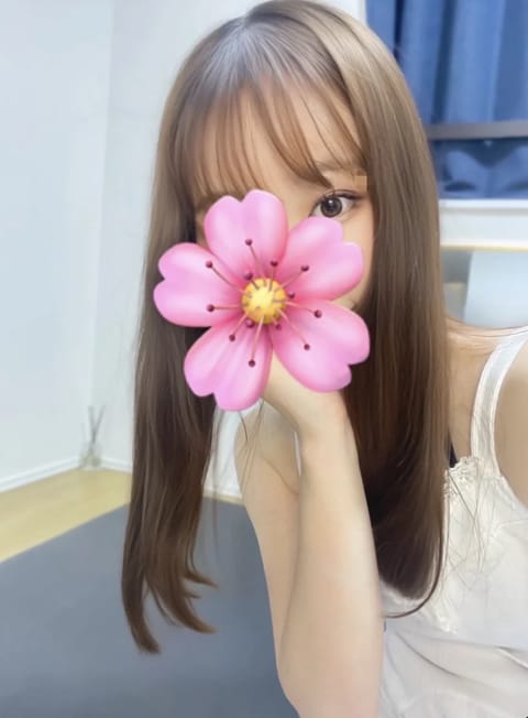 こんにちは、さくらです🌸
9/4 19:30まで麻布十番ルーム出勤中です♡
最近よくお客様に体温あったかいねって言わ