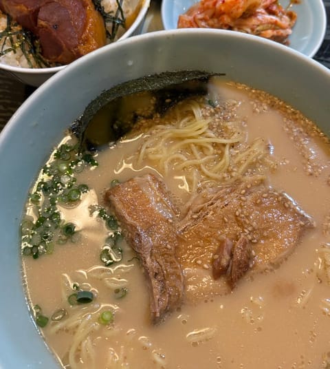 免許更新思ってたより時間かかった、、

-⁽ -´꒳`⁾-ﾍﾟｼｮ…。

ご褒美にラーメン食べちゃいました🤭💕

おすす