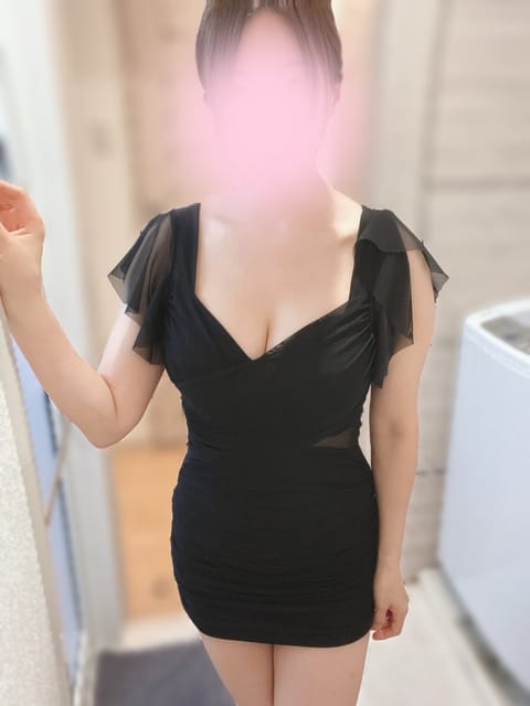 携帯は便利だけど、

情報が多すぎると疲れますね

持ってる腕とか、肩とか首とか
長時間使ってると
体に良くは無いですね