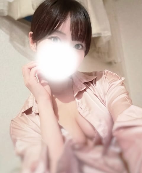 こんばんは☺️

明日10(水)19:00-0:30の枠で
赤坂ルーム出勤します🤍

既にご予約くださっている本指名さま