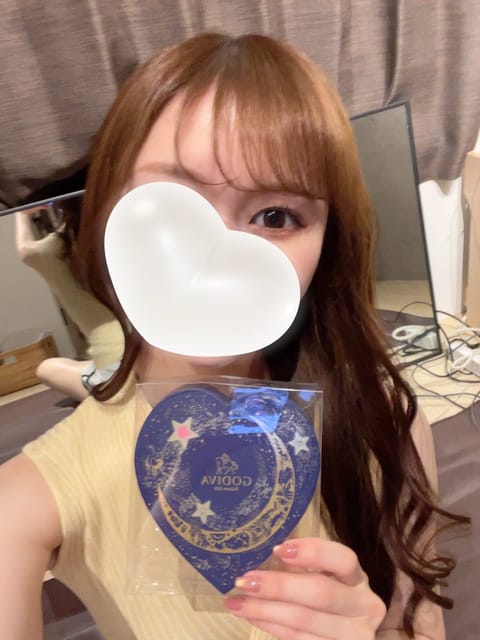 22時半から出勤してます💭

最初の枠ご予約いただいたお兄様ありがとうございました🥰

バレンタインの逆チョコまで嬉しか