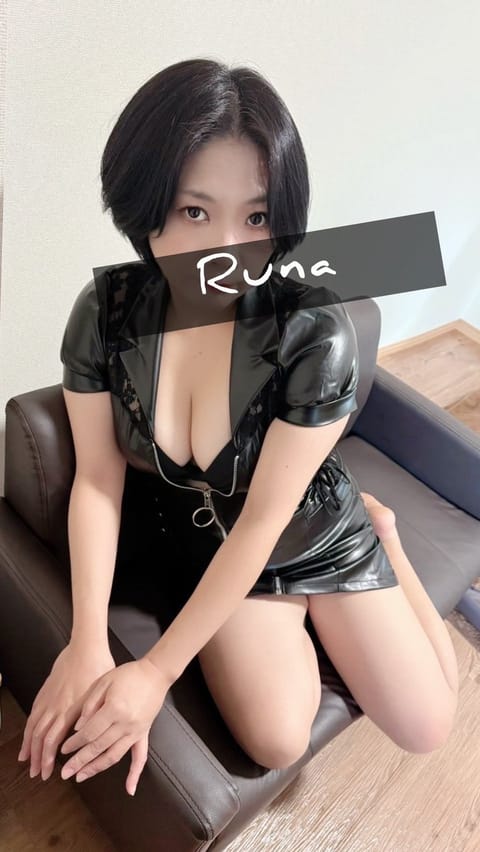 こんばんは

高槻ルームに滞在しております。
0時〜3時の時間が
まだ空いております。
オイルドバドバマッサージいかがで