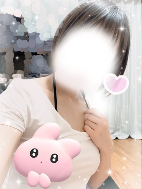 本日一花出勤です🌸
まだ空いてる時間もあるので、よかったら会いにきてください☺️♡