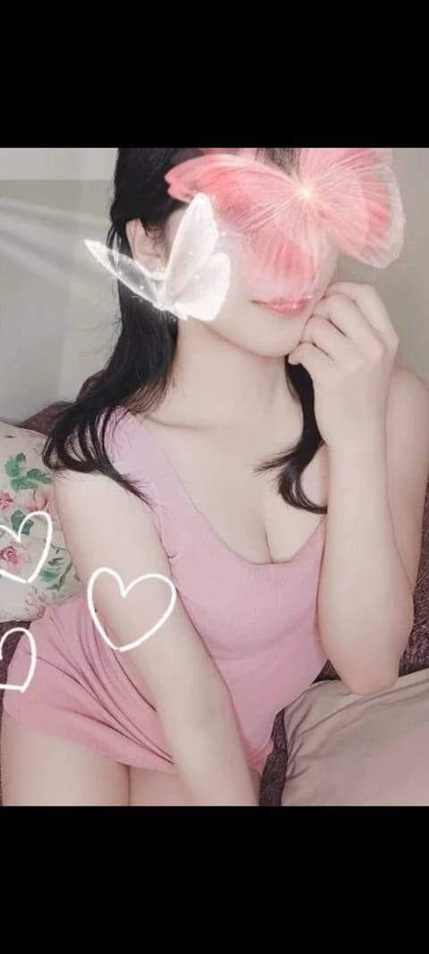 🌼ご挨拶🌼

今日から所沢のThird Placeでデビューしました【白石すず】です♡
心を込めてマッサージするので優し