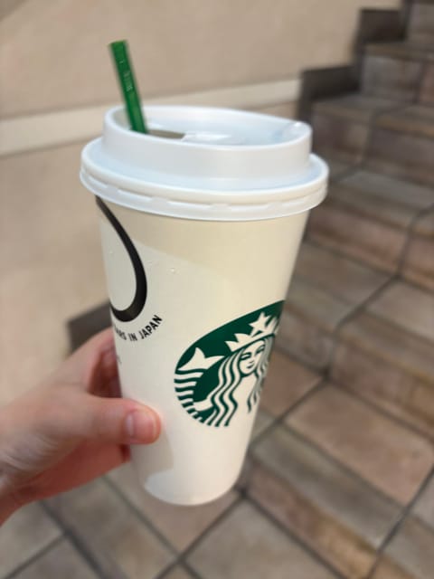 暑すぎる〜〜〜〜〜〜〜〜〜！夏のアイスコーヒーってなんでこんなに美味しいんだろ