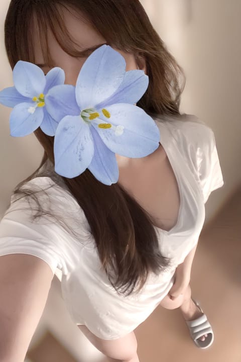 バタバタしてしまいX更新遅れましたが昨日も出勤させていただきました🙋‍♀️
会いにきてくれた3名のお兄様方ありがとうござ