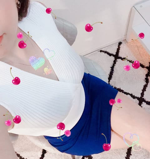 今日は短い時間だけどよろしくお願いします🙊💕14時-18時⏰

昨日は1年半ぶり2回目のお客様💛お互いが初めて会った場所