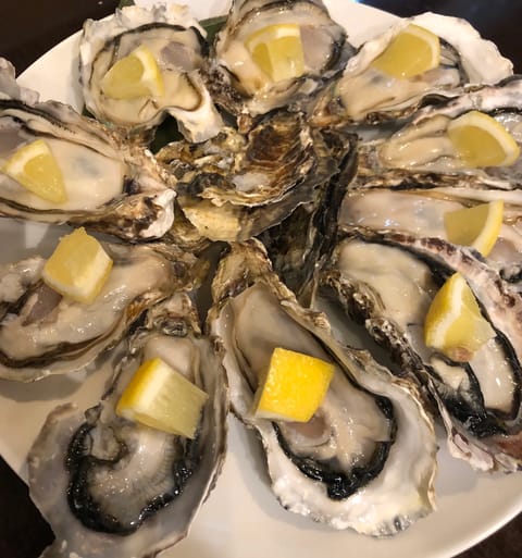 こんばんは♪ケイです🌷

先日久しぶりに外食して、
牡蠣をたくさん食べました♪
生牡蠣は美味しいですね🦪
精力つけなきゃ