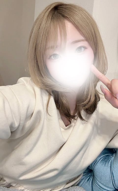 みんなは桜みた？🌸

もね、お花大好きなんだよっ
1番好きなお花あてられる？💭

　見た目と中身のギャップ味わいにきてね