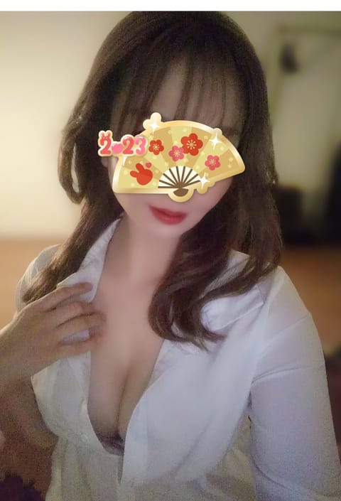 明けましておめでとうございます🐰🎍

いいお正月を過ごせてますか？
次回は1/4に銀座ルームに出勤します

本年もよろし
