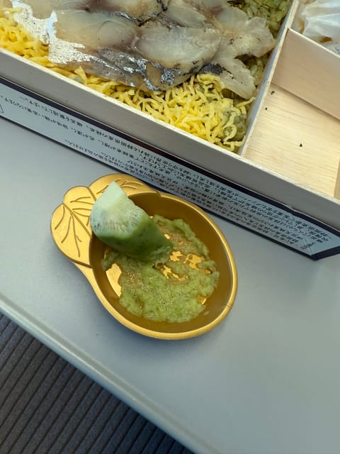 三島遠征3日間ありがとうございました🫶🏻💓
初めて買った駅弁、まさかのわさびすりおろしタイプ😳✨
おいしくいただきました