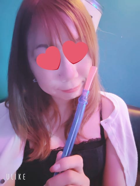 こんにちわ🥰
今日も15:00〜出勤しています⭐

昨日はお休み頂いて初シーシャ記念して来ました🫡✨

吸うのドキドキし