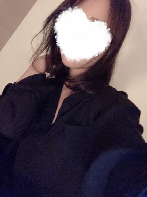 18時〜います✨
今週のみ多めに来る予定です〜

誰か来てくれるかな？
お待ちしております✨
