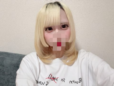 おはょーんございま☀️
12:00~19:00です♡いつもよりちょっとはやい
この髪色も見納め～🥲次は何色かな？😁😁